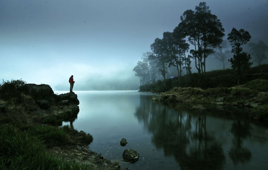 Lake Segara Anak altitude 2000 m - Mount Rinjani