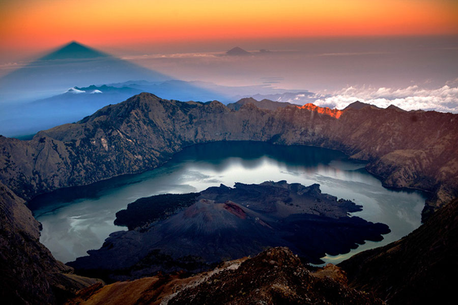 Foto Puncak Gunung Rinjani 3726 meter