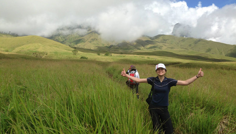 Titik awal mendaki dari daerah Sembalun Lawang, kita akan disambut oleh Padang Savanna sepanjang 6 kilometer.
